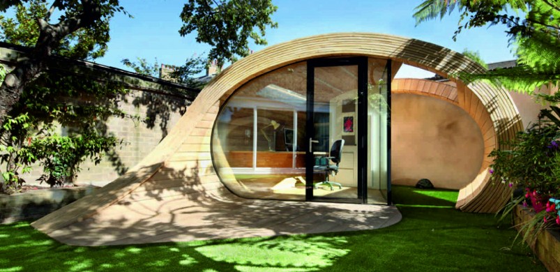 Fészer+iroda=féroda? Esetleg írószer? Mindegy.