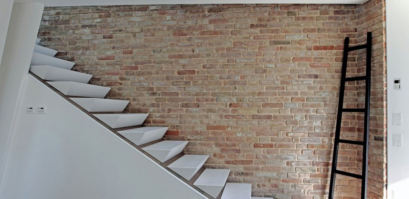 !S.E.G.Í.T.S.É.G.!