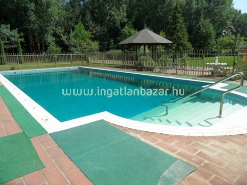 Közel 40 milliót kóstál Csongrád legdrágább nyaralója