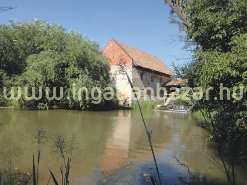 88 millióért saját vízimalma lehet! És még lakhat is benne!