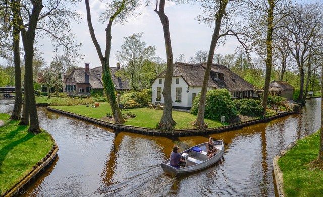 A falu, ahol csónakkal lehet csak közlekedni. Meg biciklivel.