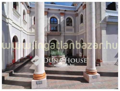 Barokk villát szeretne? Most 3D-ben is körbenézhet a kínálatban!