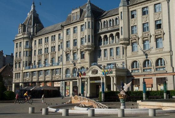Eladó a Grand Hotel Aranybika teljes 5. emelete