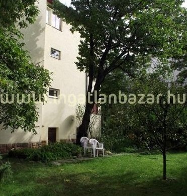 Pasaréten az alagsori lakás is 30 millió felett van