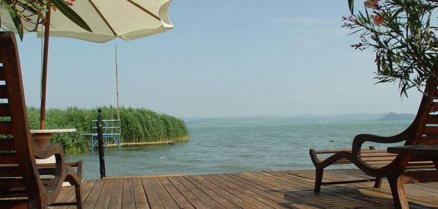 Balatoni legek: nyaralók a legdrágábbtól a legkisebbig