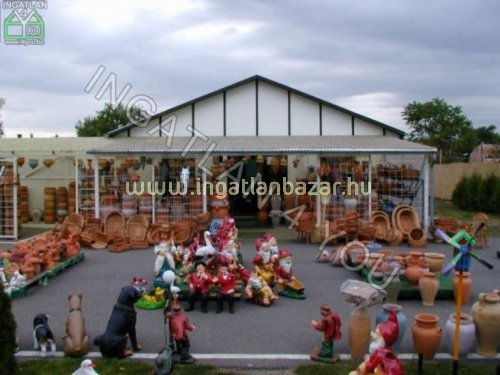 Minden eladó: öt hirdetés a kerti törpés üzlettől a kavicsbányáig!