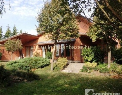 Felcsúti 11 + egy tartalék: a település összes háza, egyben!