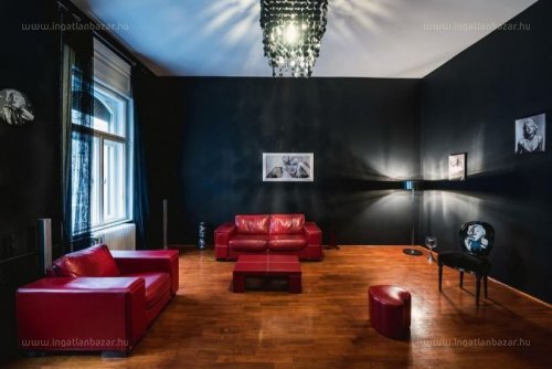 Egy buja lakás Marilyn Monroe-val!