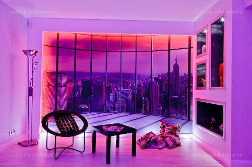 Ál-kilátás felhőkarcolókra egy budaörsi luxus ingatlanban. Ilyet még nem láttunk!