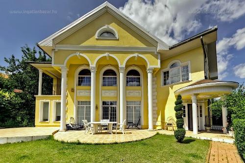 A hét ingatlana: sashegyi luxus-fészek