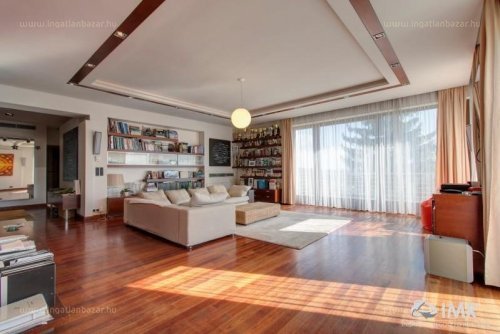 A hét ingatlana: napfény és tágas terek Budán, na meg 4 terasz!