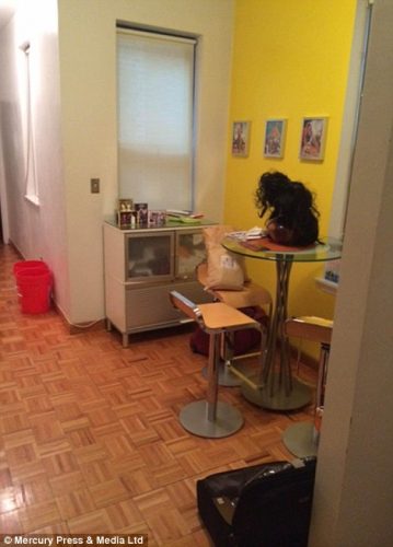 2587bb9e00000578-2947277-image-a-12_1423564600764