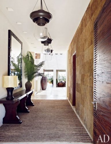 item13-rendition-slideshowvertical-cindy-crawford-rande-gerber-28-hallway-extra