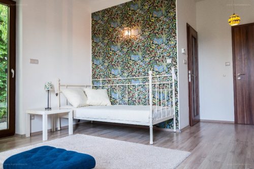 1614c5df-2d70-4880-8d52-57c60f352ad5_1024x768b