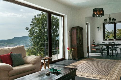 3dff1a34-b815-4903-b707-b2a12e6e3efc_1024x768b