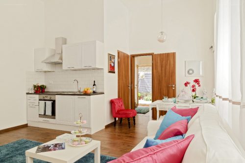 Photo © Zsofia Jurassza https://www.jurassza.com