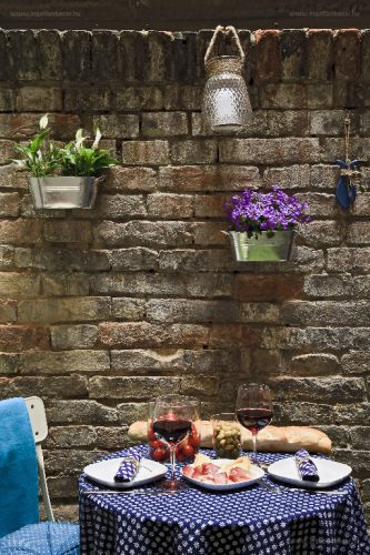 Photo © Zsofia Jurassza https://www.jurassza.com