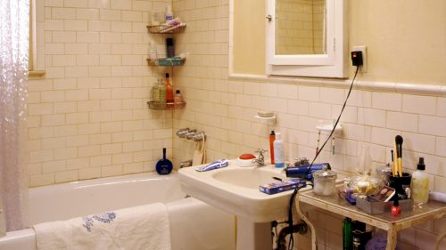 carrie-bradshaw-bathroom-old