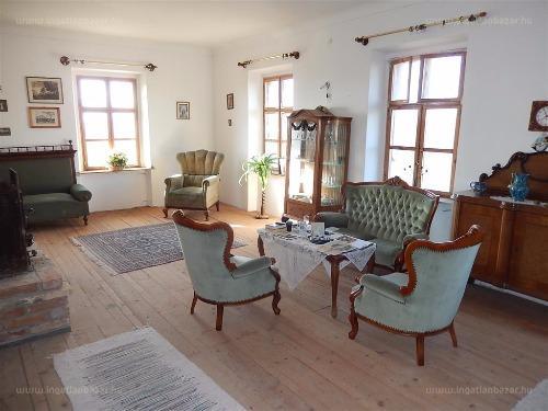 16 millióért már saját kastélya lehet!