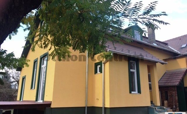 Még mindig eladó Vaszary Piri színésznő háza. De mekkora a változás!!!