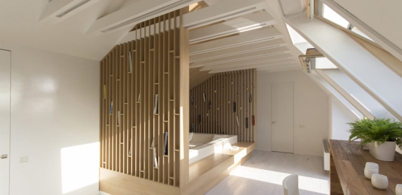 Manzárdszobák: fürdő, háló, dolgozószoba, nappali. Minden!