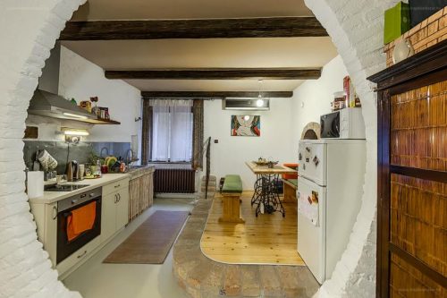 {"priority":2,"starred":0,"location":"indoor"}