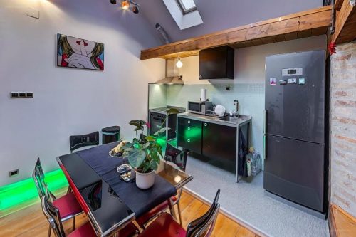 {"priority":0,"starred":0,"location":"indoor"}