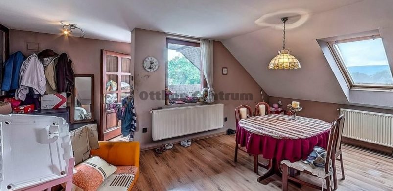 Váci családi ház, melynek minden zugát megmutatják. 36 profi és amatőr fotó!