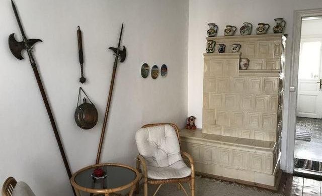 Megáll az idő: nézzen be egy uradalmi intéző 1930-ban épült házába. Vagy vegye meg!