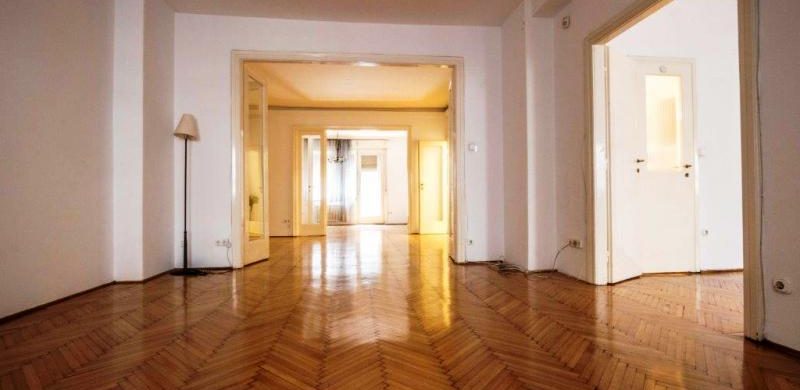 Van aki üresen szereti! Egy kipucolt lakás, amelybe beleláthatjuk a jövőt!