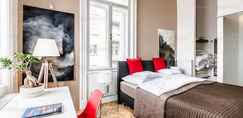 Isten ments hogy vitázzunk, de miért ott van az ágy, ahol?