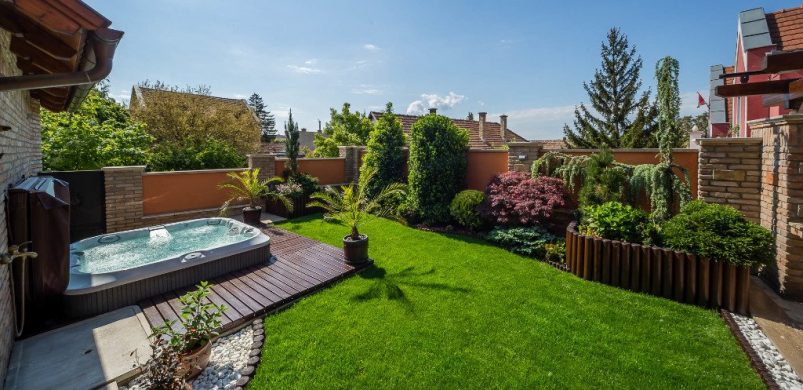 A hét ingatlana: nyers szépség sok téglával és fával