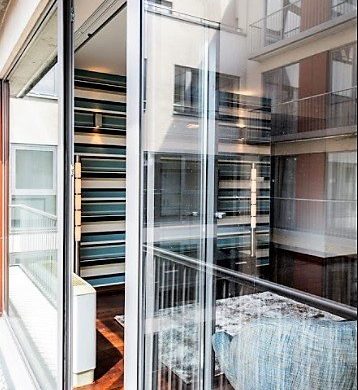 Csíkot a falra? Mutatjuk, hogy fest egy pesti luxus lakásban a megoldás!