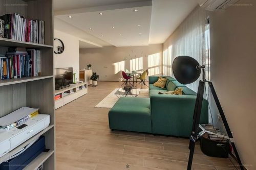 {"priority":1,"location":"indoor","starred":1}