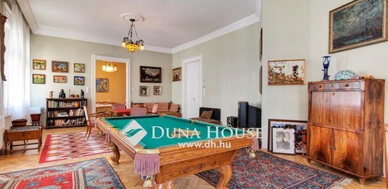 Biliárdozzon 124 milliós, budai lakásában, 5 percre a Széll Kálmán tértől.
