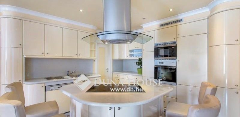 A hét konyhája: tiszta űrállomás hangulat! Szeretjük. És ön?