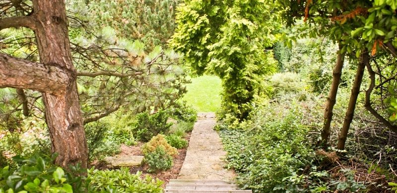 Ennél tavasziasabb hirdetést nem lehet most mutatni! Egy 450 milliós zöldmáli villa…