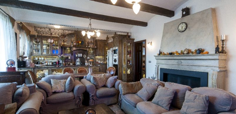 Ez nem egy toszkán ház. Ez egy magyar lakás! A kádat meg azonnal kérjük!