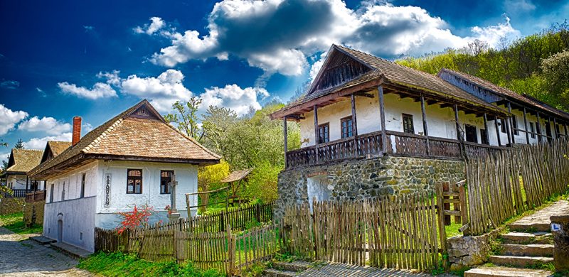 Eladó a hollókői Babamúzeum!