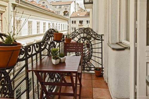 Photo © Zsofia Jurassza https://www.jurassza.com