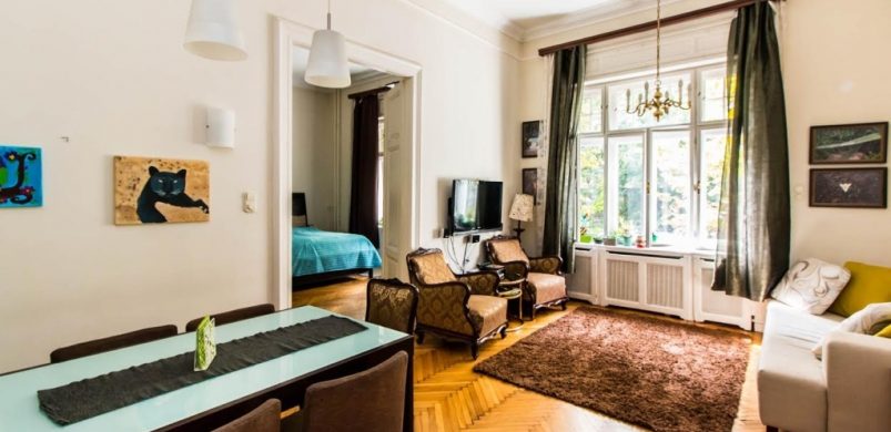 Úgy látszik, ez az eklektika hete. Jöjjön egy szuper-barátságos, családias lakás 79,9 millióért!