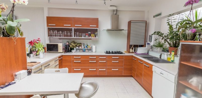 Ezért jó a tetőablak: felülről árad a fény a 44 milliós házba