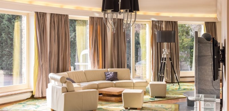 Luxus a köbön: egy negyed milliárdos leányfalui ház a fürdés szerelmeseinek!