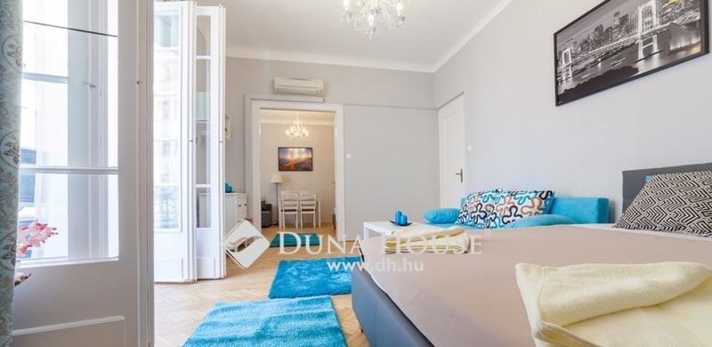 Akad még türkiz álom lakás a belvárosban: ezúttal 99,9 millióért!