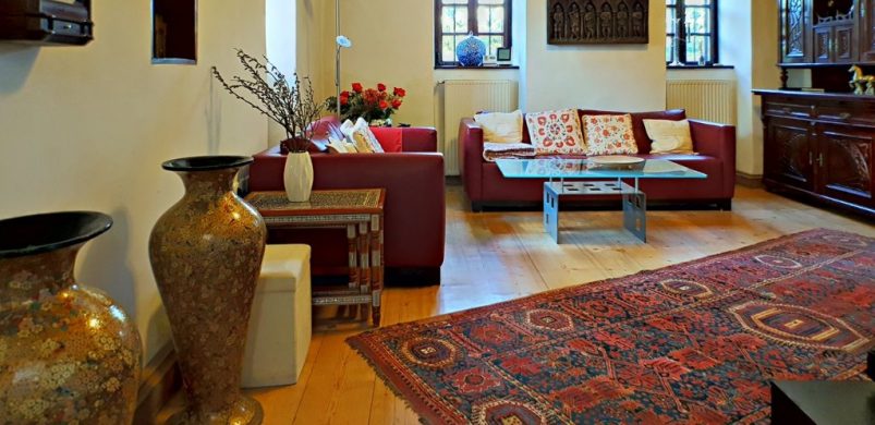 Gyönyörű, egykori kisnemesi porta várja új tulaját Pécselyen, a Balaton szomszédságában