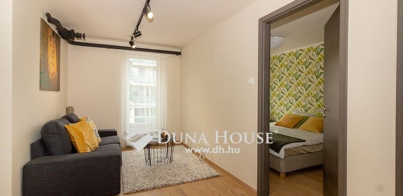 Ilyen egy 42,9 milliós „intim-chill” lakás