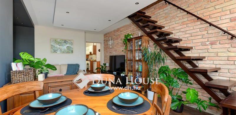 Úgy látszik, a belső kétszintes lakás az év slágere. Jöjjön egy 79,9 milliós verzió!