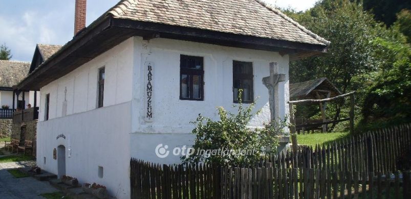 Magyarország ékkövei: Hollókő és ami ott eladó