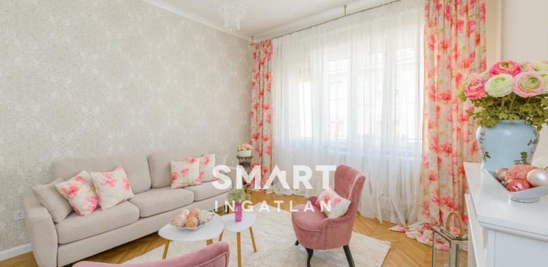 Aki a virágokat szereti, rossz ember nem lehet…Egy erősen nőies lakás, temérdek finomsággal