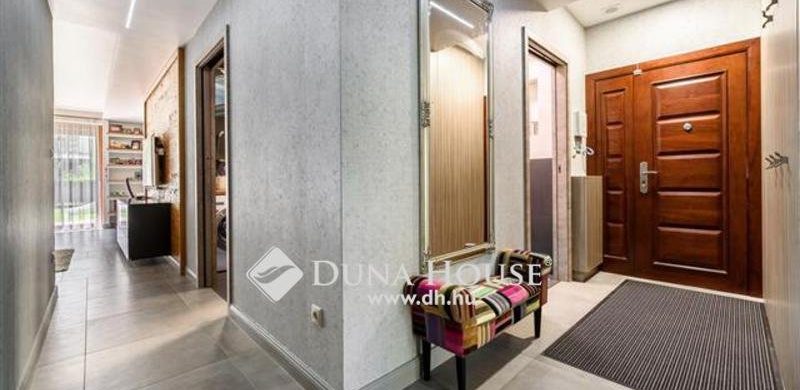 A hét ingatlana: modern vonalak egy 89 nm-nél jóval nagyobbnak tűnő luxus lakásban